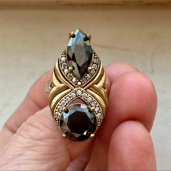 Vintage Jewelry - Absolutely gorgeous vintage sterling ring